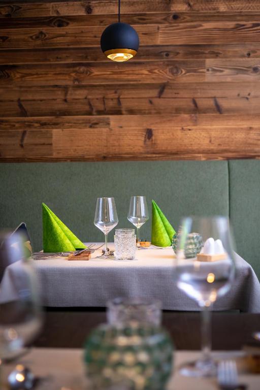 Nápoje v ubytování Gourmet AlpinHotel Sonnleiten