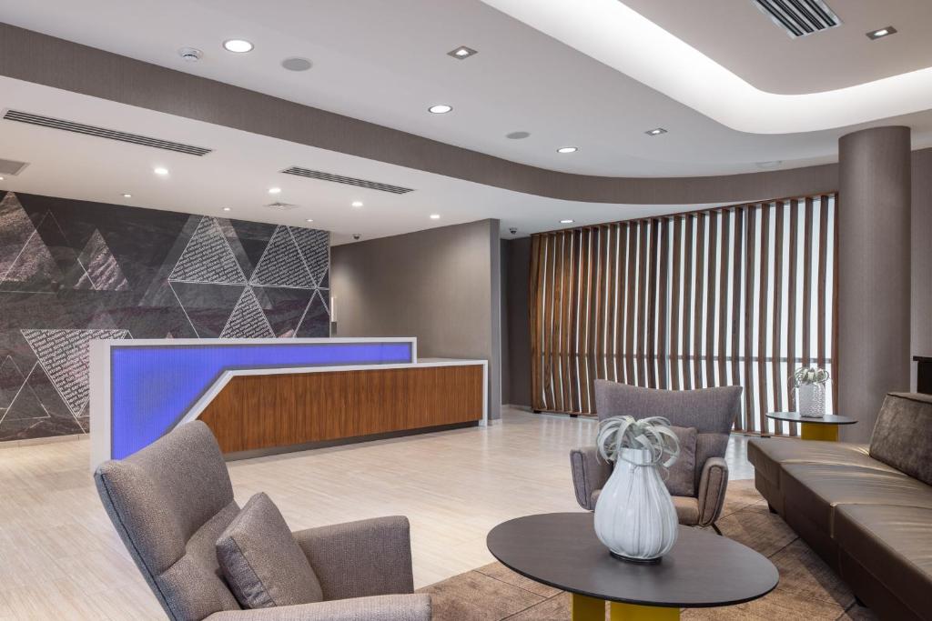 Posezení v ubytování SpringHill Suites by Marriott Tucson at The Bridges