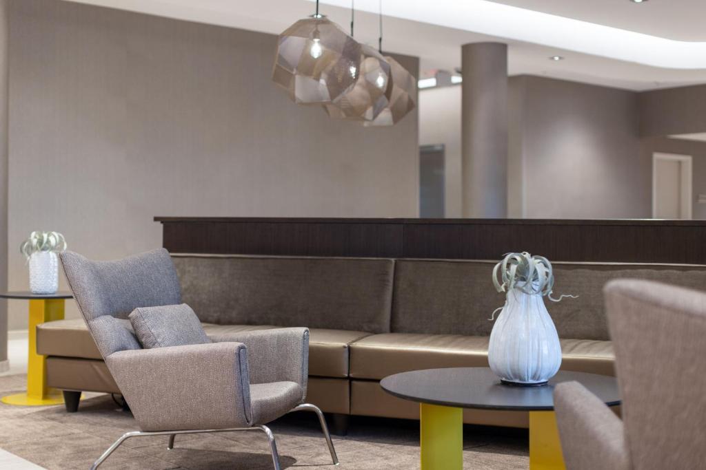 Posezení v ubytování SpringHill Suites by Marriott Tucson at The Bridges