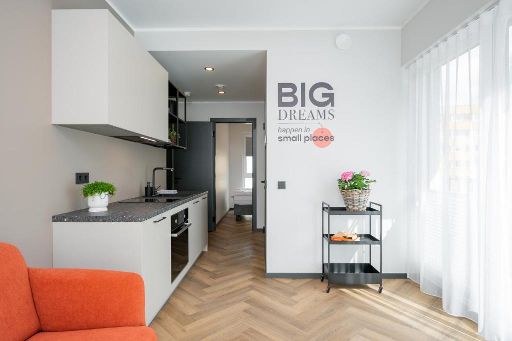 Kuchyň nebo kuchyňský kout v ubytování Rare Apartments - Self Check-In Miniapartments