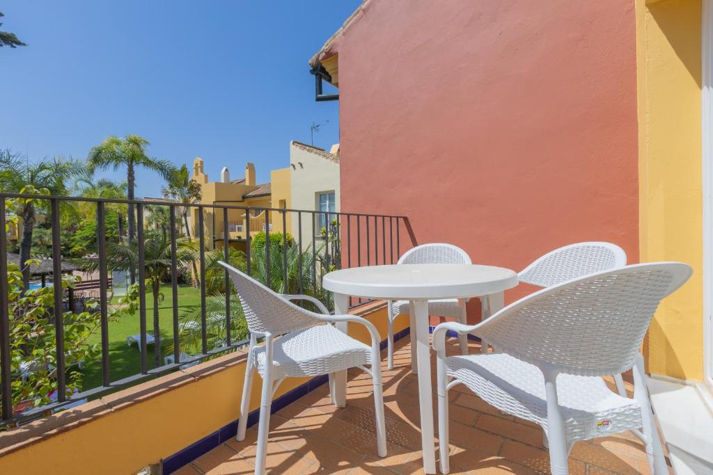 A balcony or terrace at Apartamentos Soho Boutique Vistahermosa