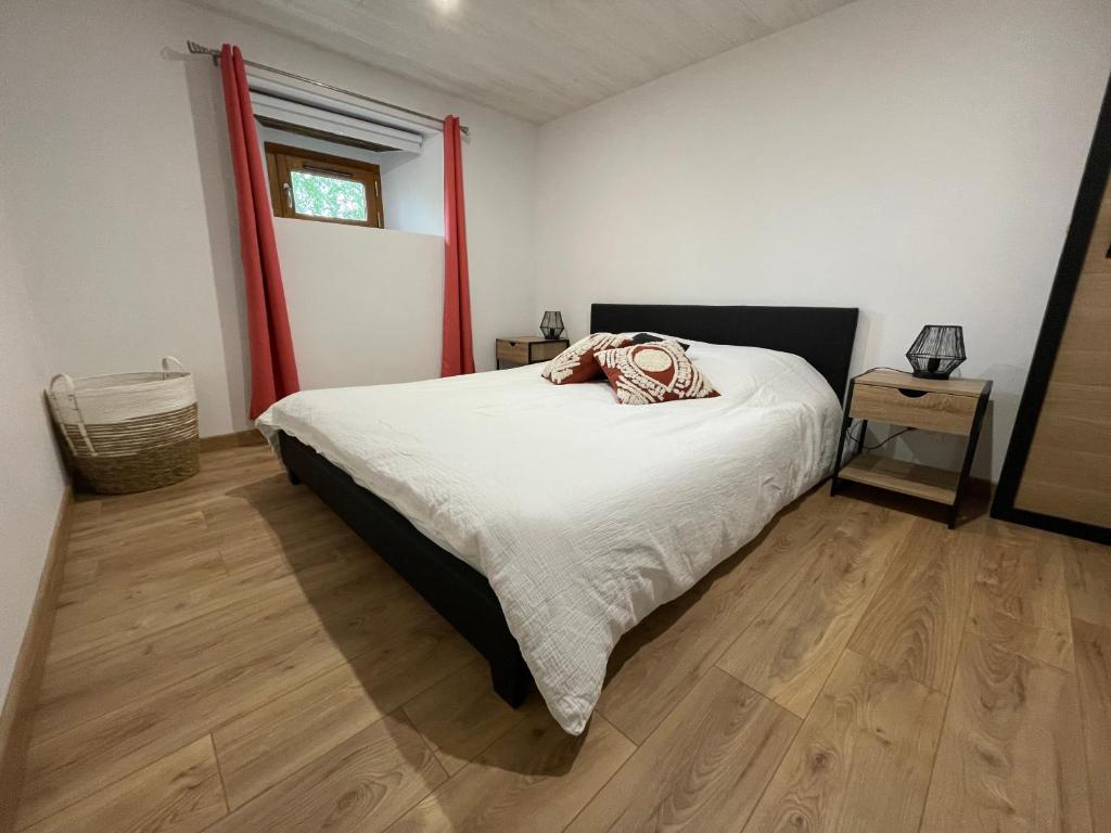 Posteľ alebo postele v izbe v ubytovaní Gîte des Gâtines 3 étoiles