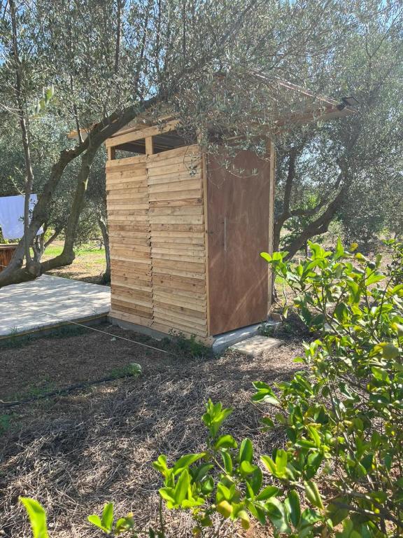 Vonkajšia záhrada v ubytovaní Eco Glamping with Pool between Nafplio and Argos