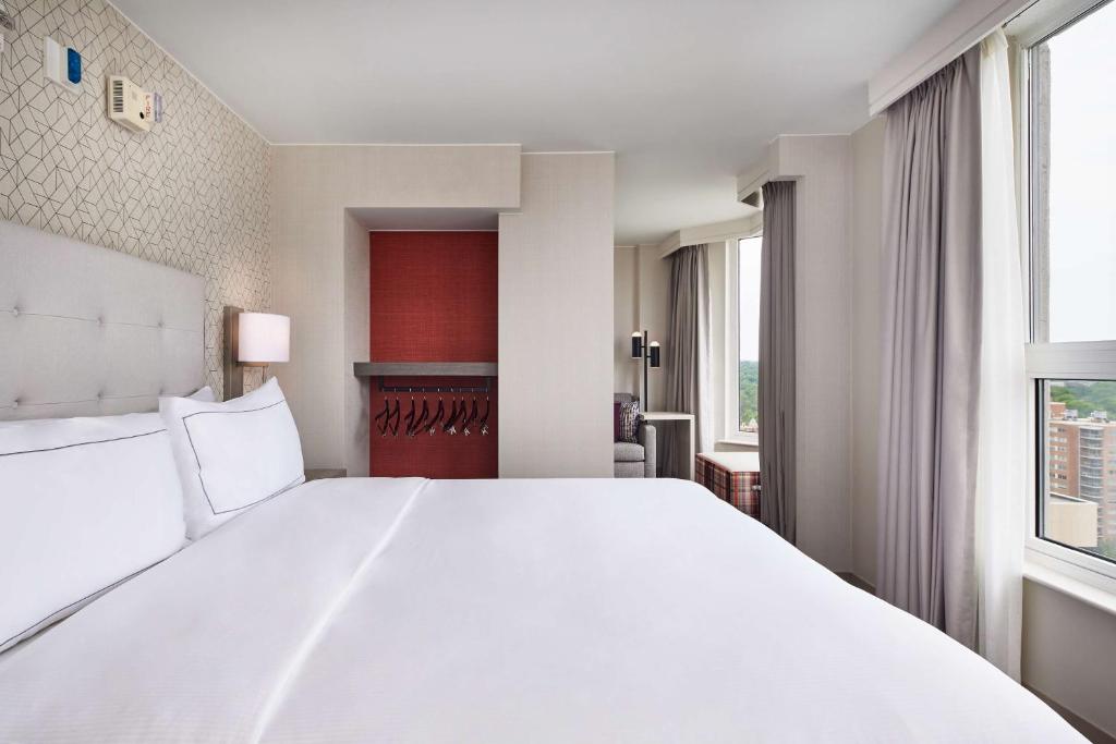 Hilton Kansas City Country Club Plaza - 