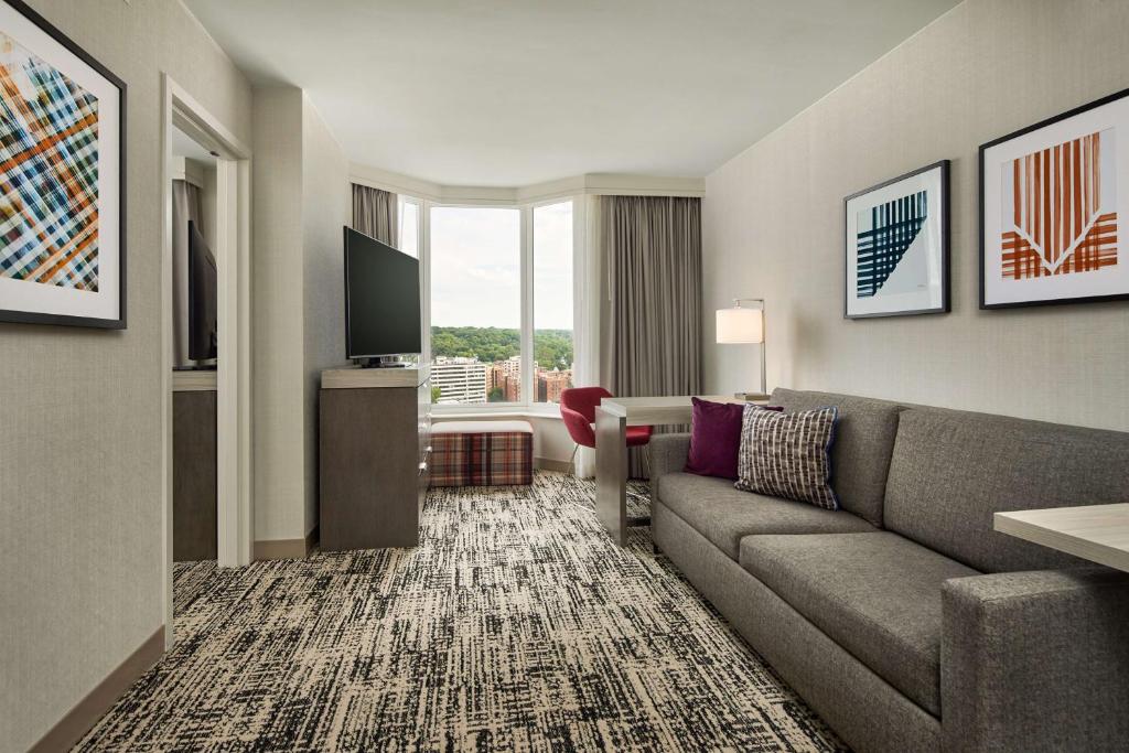 Hilton Kansas City Country Club Plaza - 