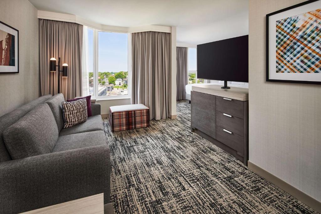 Hilton Kansas City Country Club Plaza - 