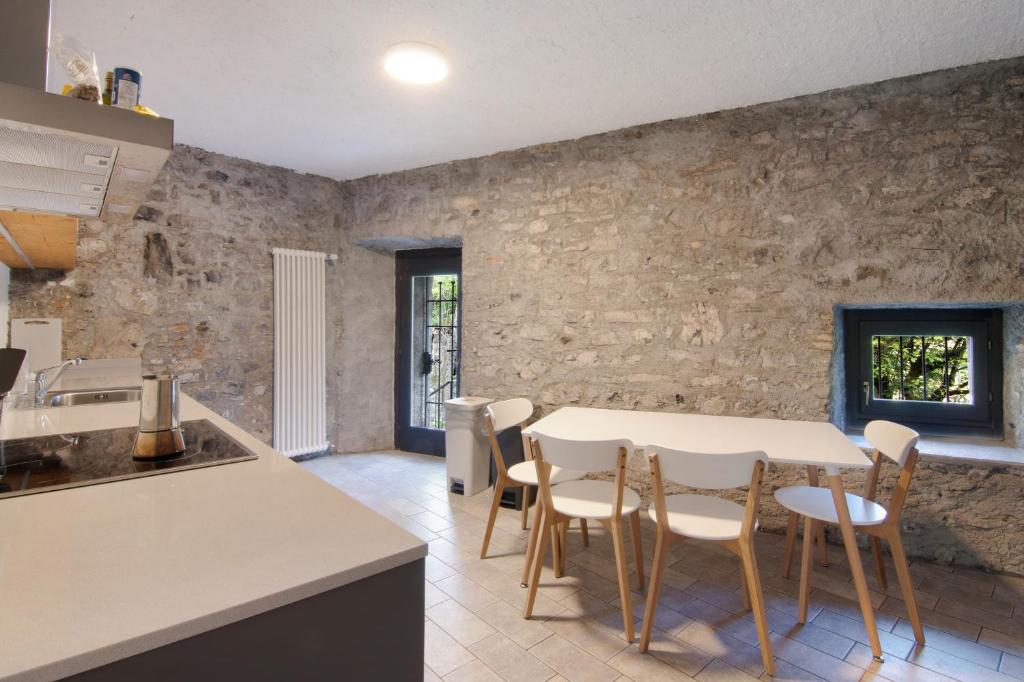 Kuchyň nebo kuchyňský kout v ubytování Workation Castle - Casa Tremezzo