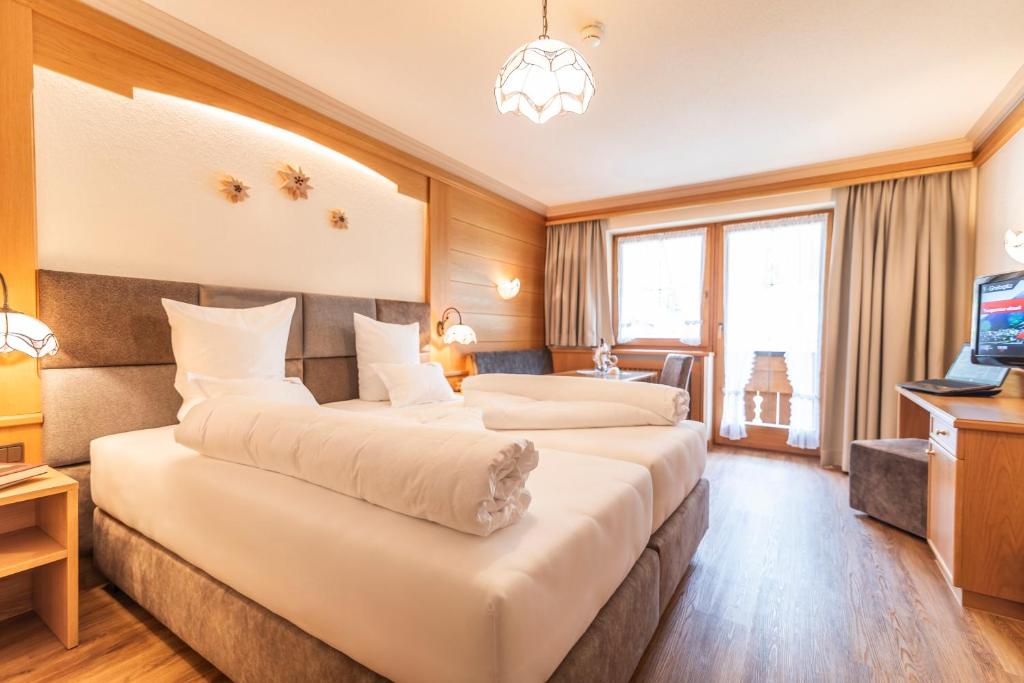Hotel Garni Apart TINA - 双人或双室与阳台
