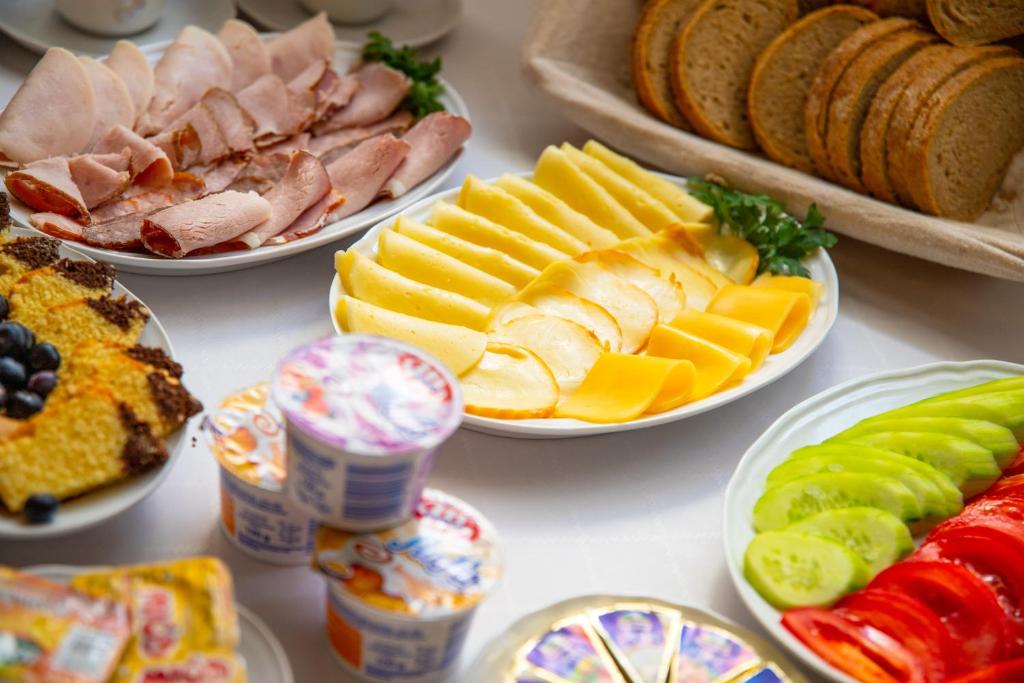 Jedlo v ubytovaní bed & breakfast alebo blízkom okolí