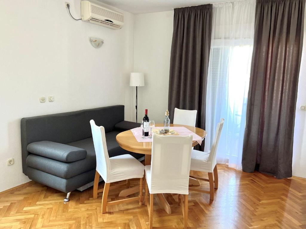 Posedenie v ubytovaní Apartment Troisa