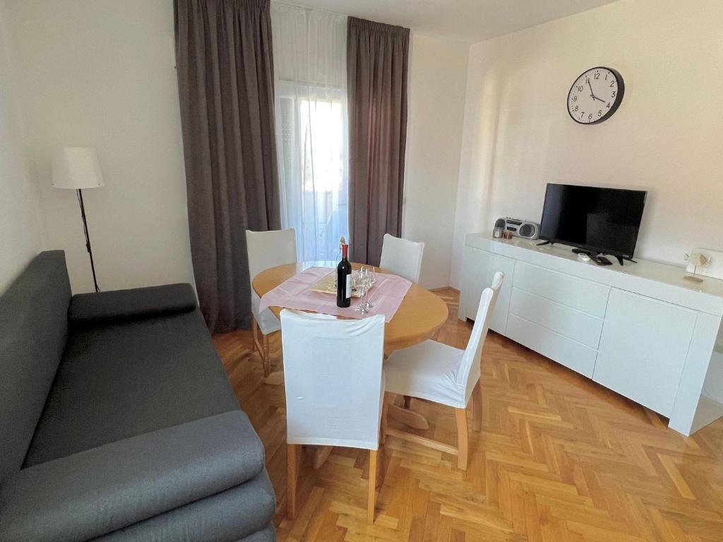Posedenie v ubytovaní Apartment Troisa