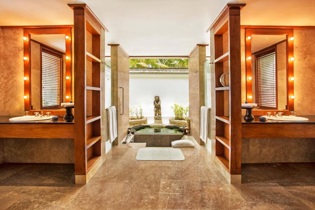Koupelna v ubytování The Oberoi Beach Resort, Bali