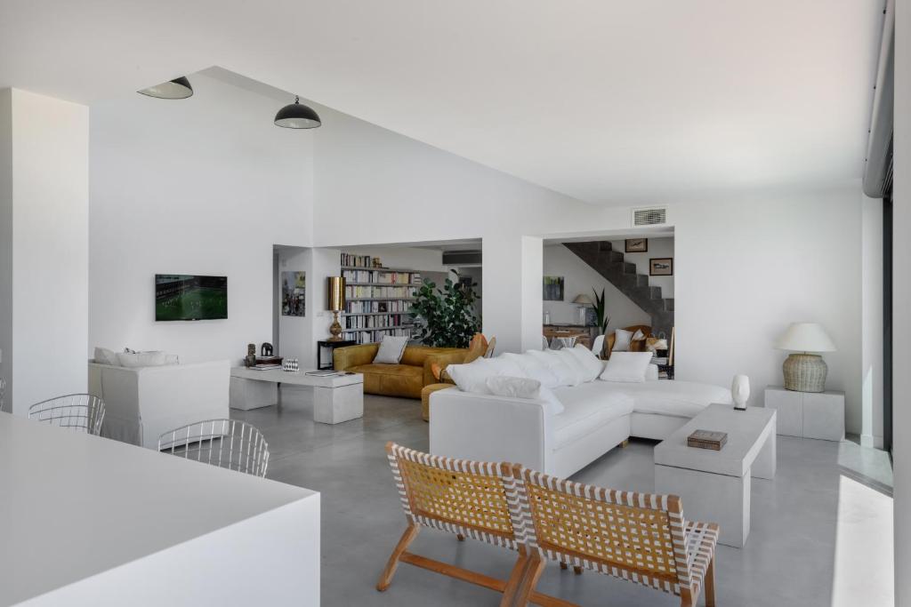 Telewizja i/lub zestaw kina domowego w obiekcie Villa Canaille par Dodo-à-Cassis