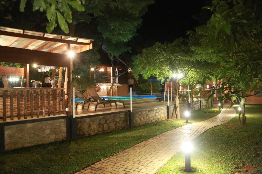 Zahrada ubytování Tepraas Sigiriya