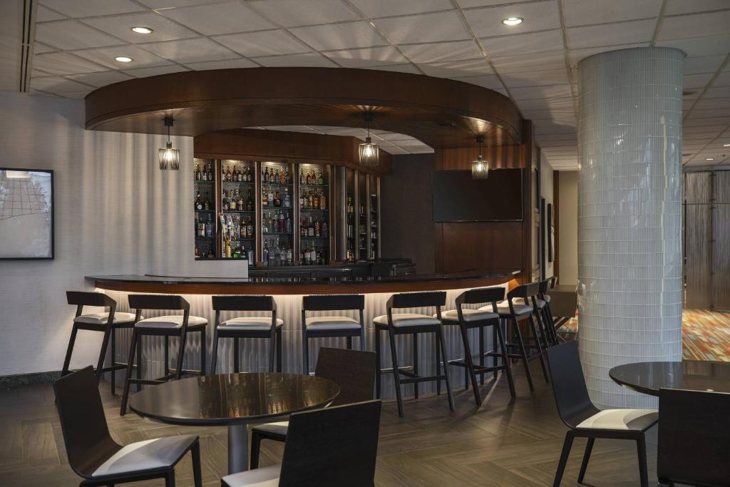 Washington Dulles Marriott Suites photo
