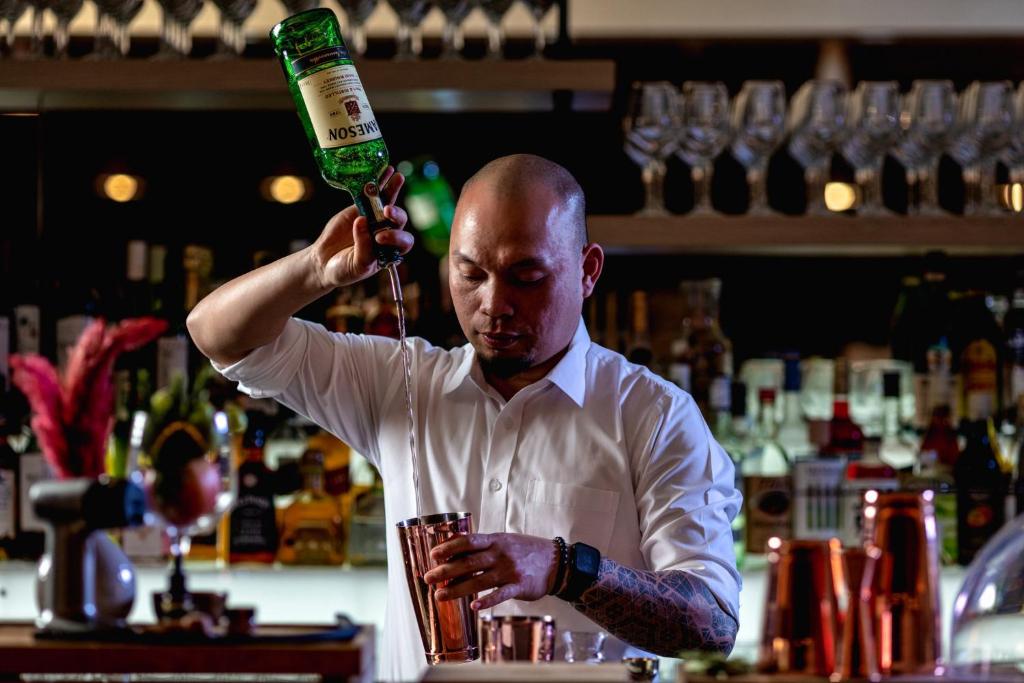 Holiday Inn & Suites - Dubai Science Park by IHG - Resim 18