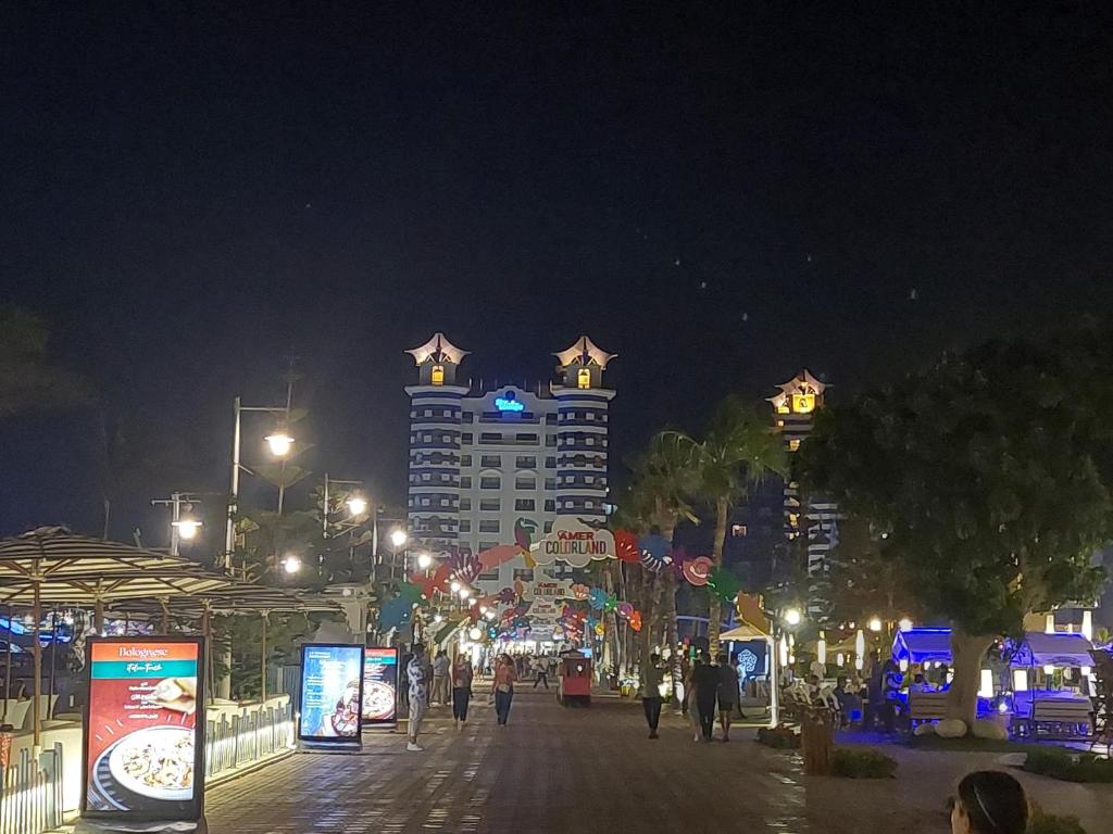 Nespecifikovaný výhled na destinaci El Alamein nebo výhled na město při pohledu z hotelu