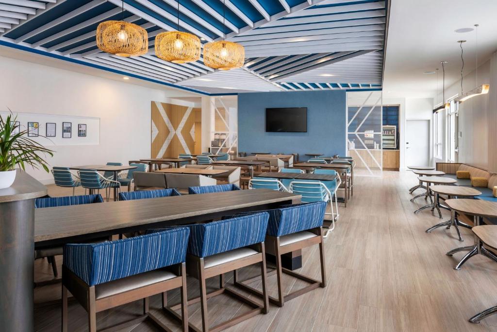 Гостиная зона в SpringHill Suites by Marriott Amelia Island