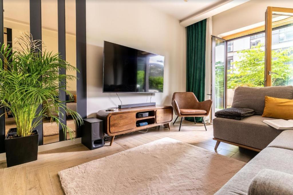 Golden Apartments Warsaw Two Bedrooms Luxury Apartment in the Center