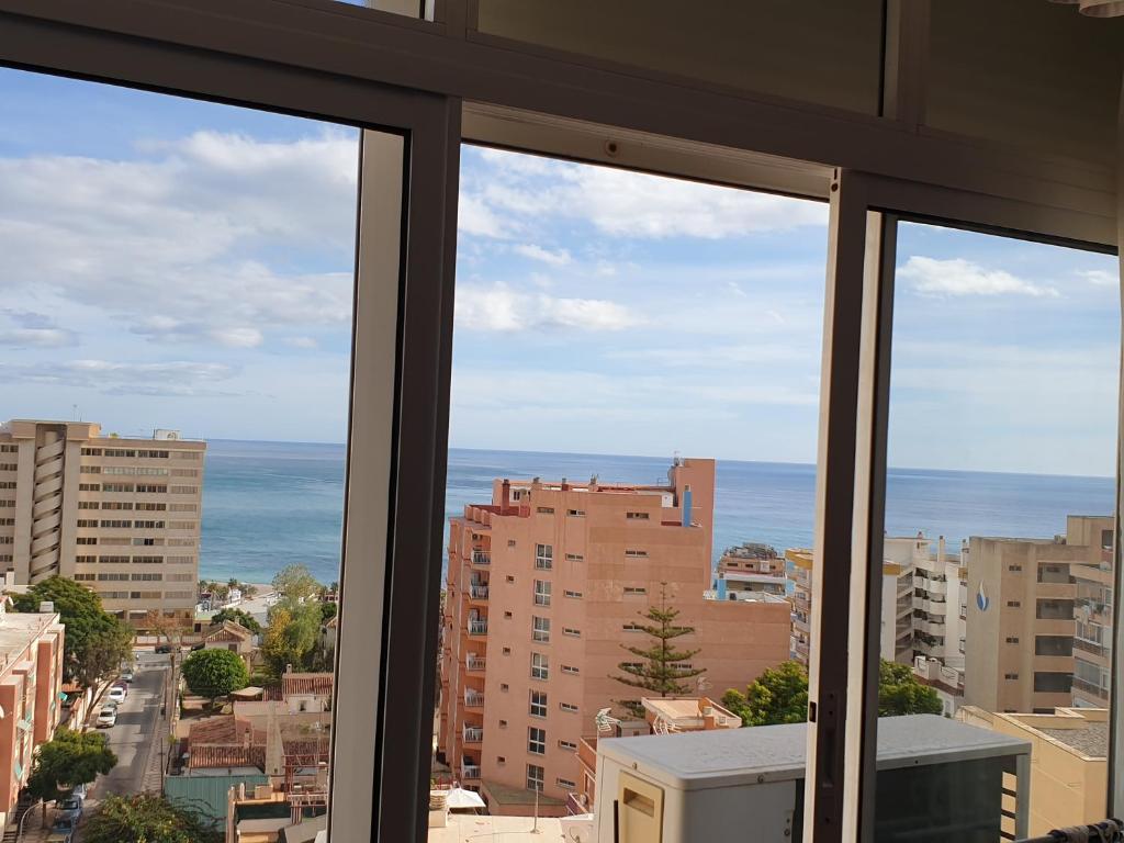 Booking.com: Apartamento Vistas Frontal Al Mar , Торемолинос ...