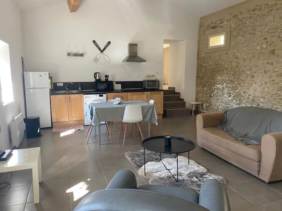 Kuchyň nebo kuchyňský kout v ubytování Gîte à Upie (Drôme)