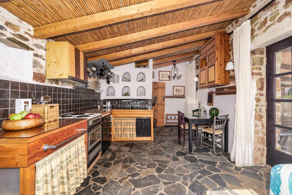 Kuchyň nebo kuchyňský kout v ubytování Malsova Maisonette