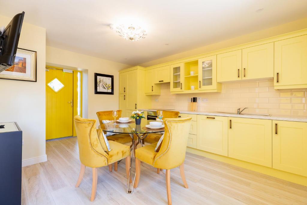 Kuchyň nebo kuchyňský kout v ubytování Bective Stud Apartments