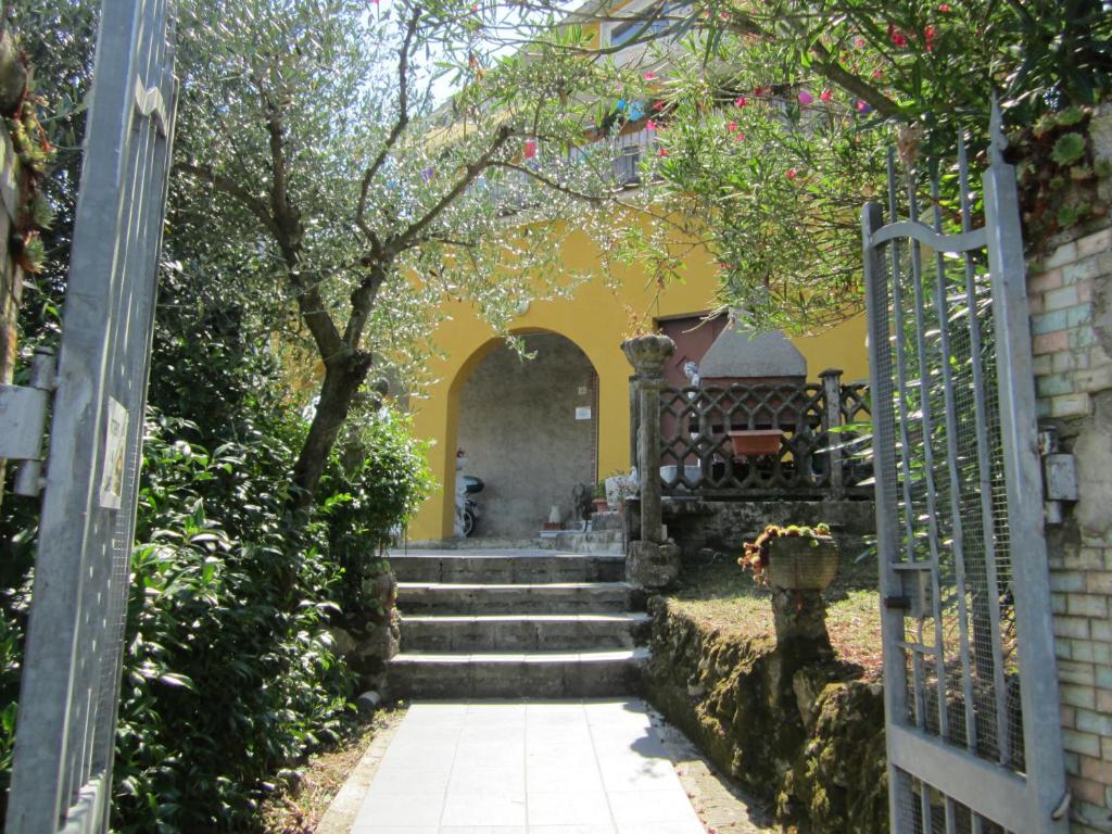 Ogród w obiekcie B&B Mare e Monti