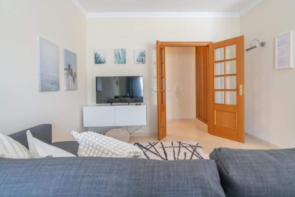 رزرو هتل، The Sunset 1 Bed Flat پیاده روی کوتاه ساحل Armação، آژانس مسافرتی آسمان سپید