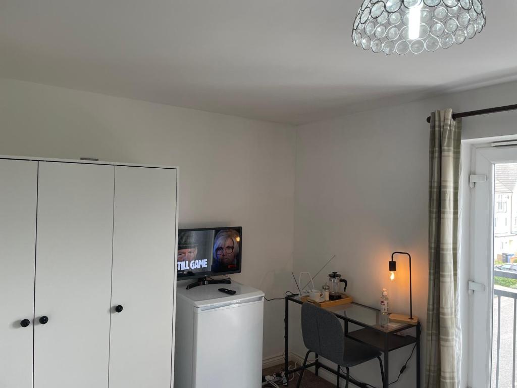 Luxury 4 Large Bedrooms West Thurrock Grays 3 bathrooms 1 en suite Netflix Free Parking