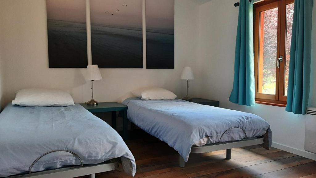 Chatrou - Two-Bedroom Apartment With Balcony