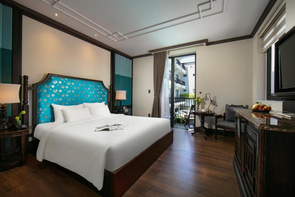 Phòng Deluxe Giường Đôi/2 Giường Đơn Nhìn Ra Hồ Bơi