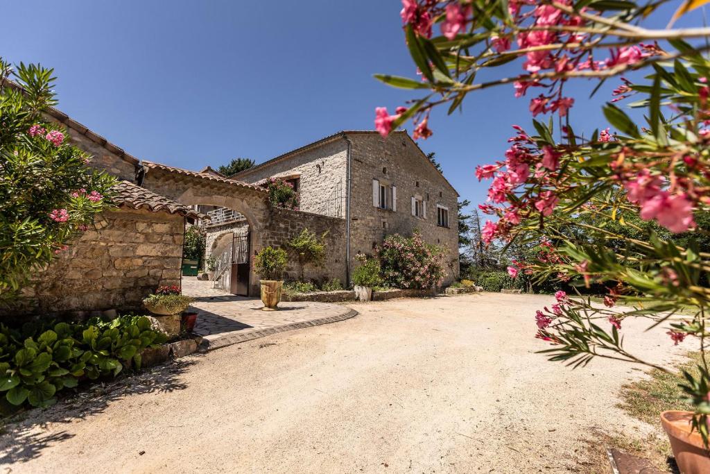 Fotografie z fotogalerie ubytování les monteils v destinaci Grospierres
