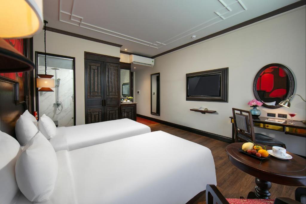 Phòng Deluxe Giường Đôi/2 Giường Đơn Nhìn Ra Hồ Bơi