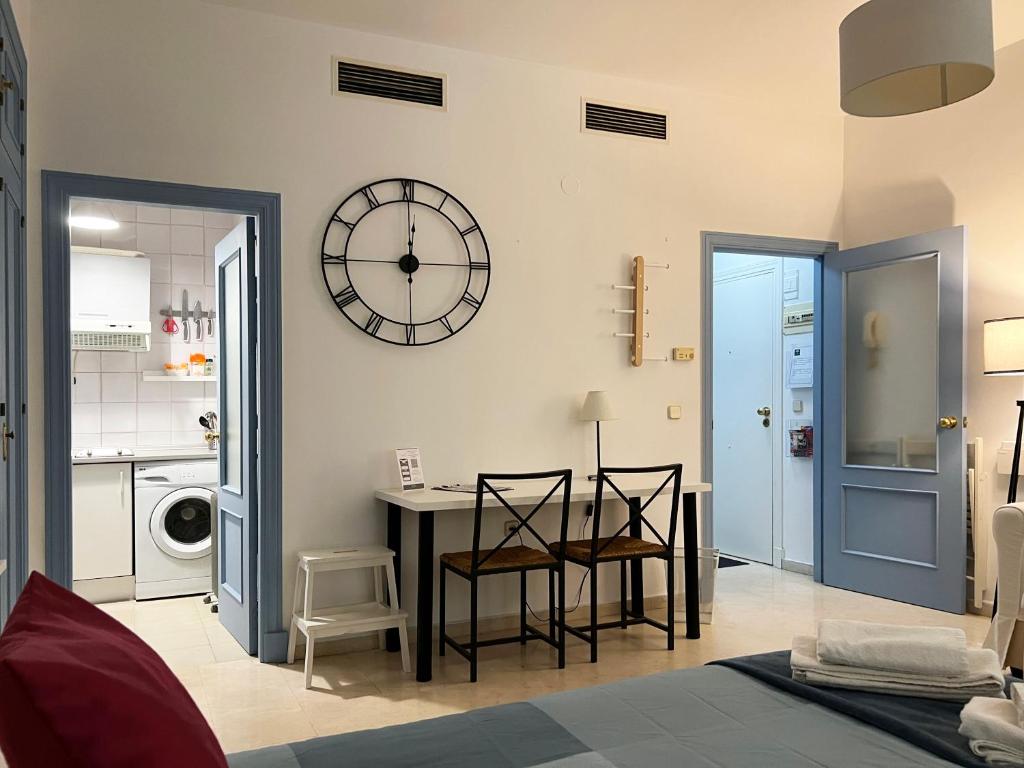 Kuchnia lub aneks kuchenny w obiekcie Estudio Suite San Vicente - Aloha Sevilla