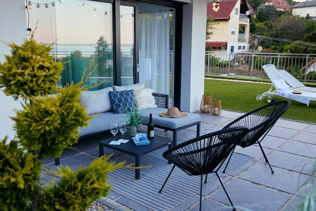 Część wypoczynkowa w obiekcie Lake Spirit Boutique Apartments