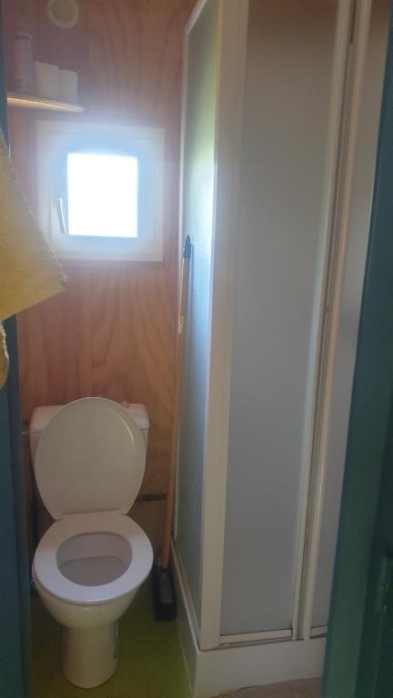 Kúpeľňa v ubytovaní Logement insolite au cœur de l'Auvergne