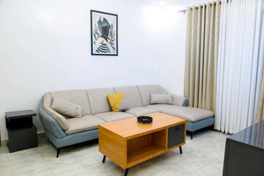 Χώρος καθιστικού στο Nzuri Nest Keza