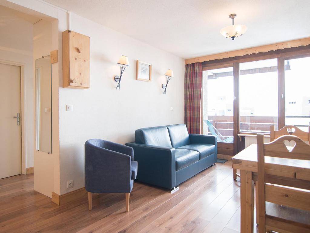 Appartement Tignes, 2 pièces, 6 personnes - FR-1-449-10にあるシーティングエリア