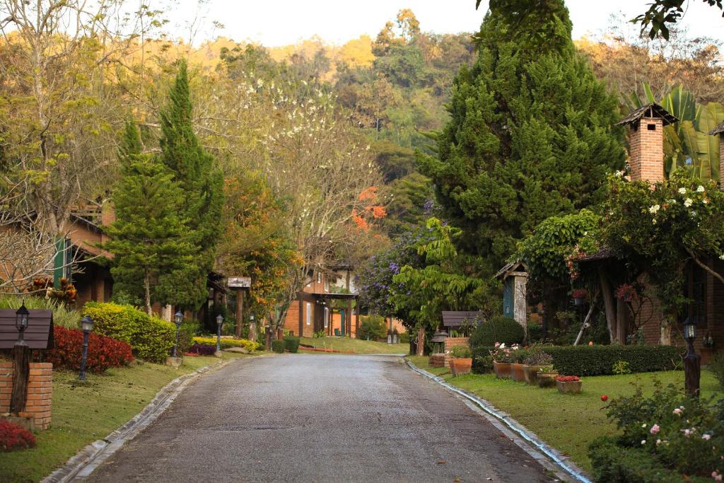 Zahrada ubytování Belle Villa Resort, Chiang Mai