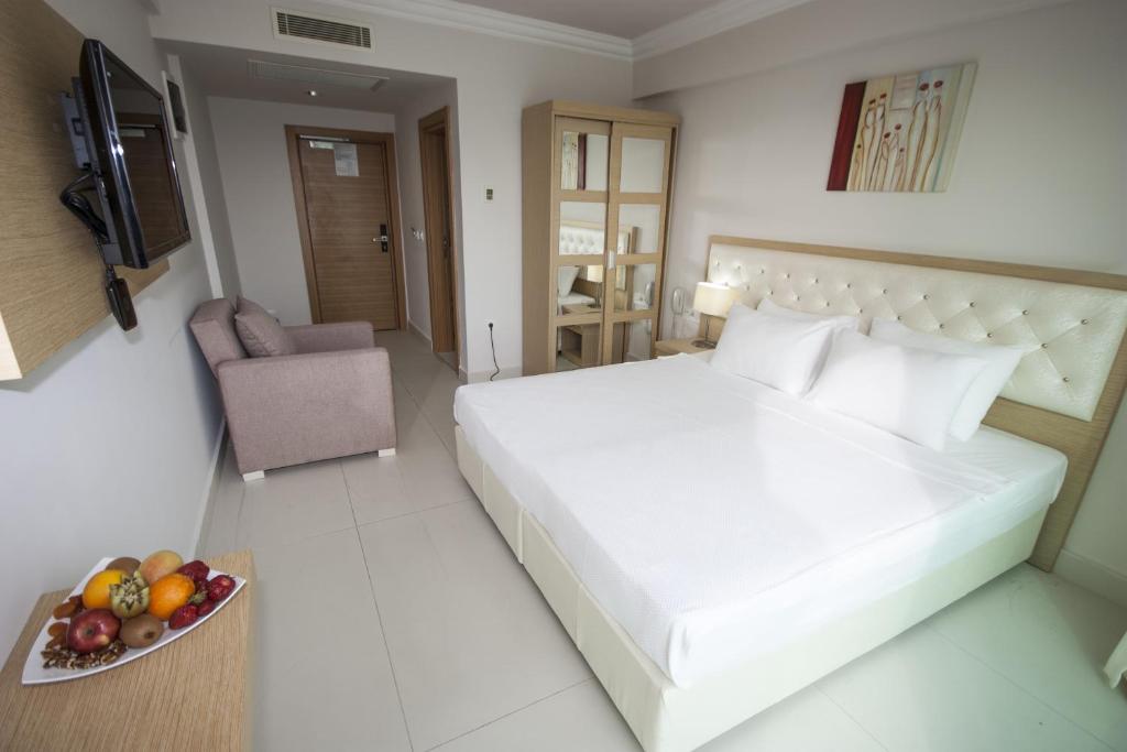 Postel nebo postele na pokoji v ubytování Dragut Point North Hotel - All Inclusive