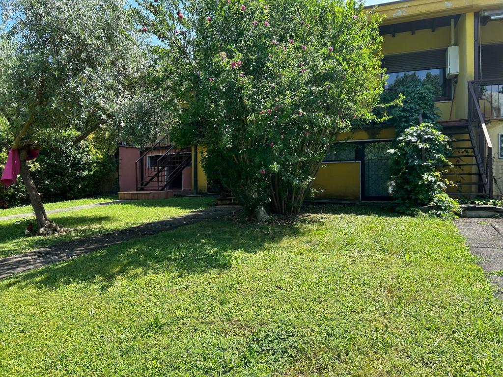 Vonkajšia záhrada v ubytovaní Casa Michele - Alle Ninfee - by tourquoisevea