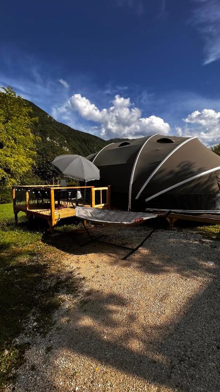 Příroda nedaleko luxury tent