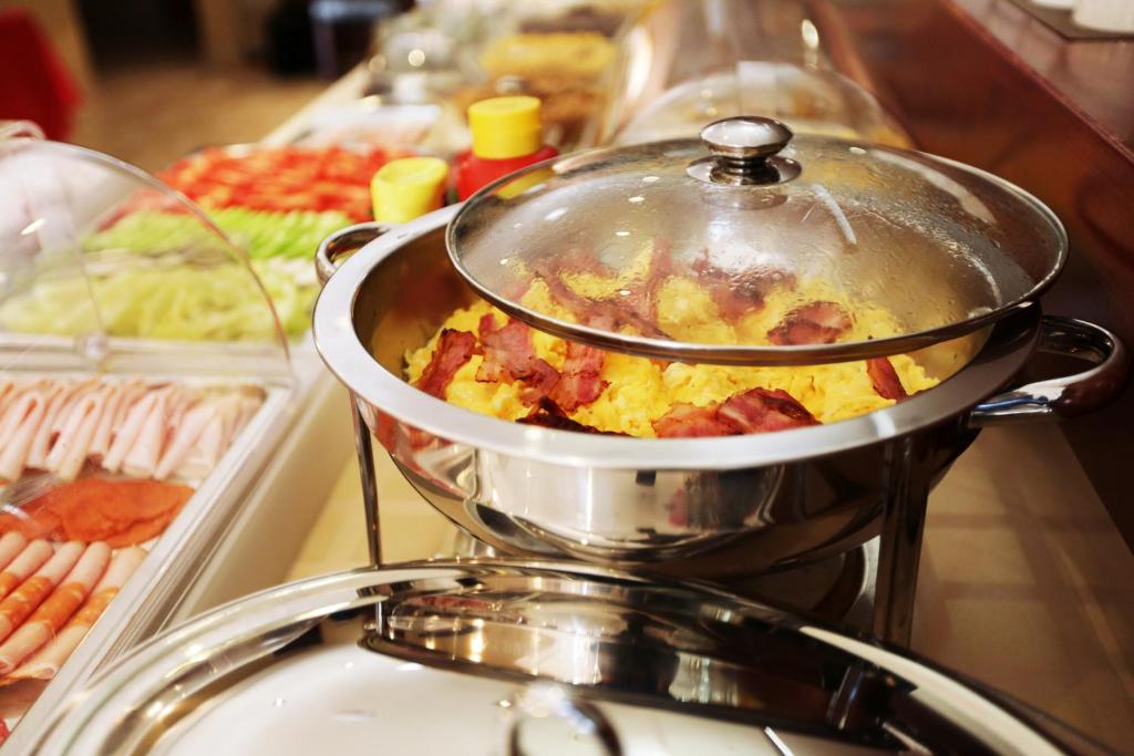 City Hotel Nitra with free parking - Resim 31