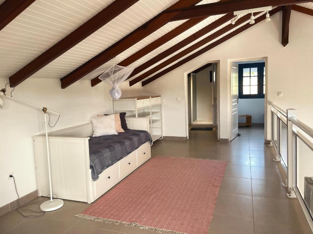 Postel nebo postele na pokoji v ubytování Villa Stone pour 8 personnes, piscine chauffée 5 euros par jour, accès PMR, 5 étoiles