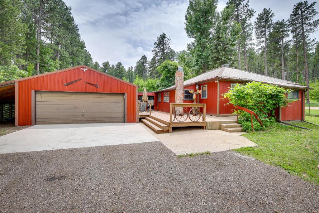 Rustic Sturgis Cabin Rental in Black Hills Forest!, Sturgis (updated