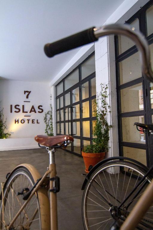 Jízda na kole v ubytování 7 Islas Hotel nebo okolí