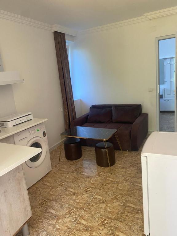 Posezení v ubytování Maguli Home Gonio