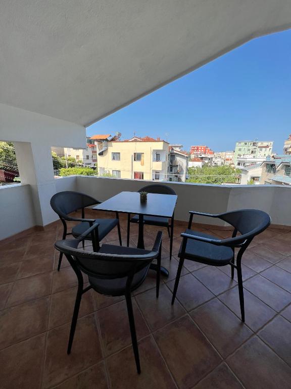 Enjoy Sunset at this Spacious Apartment