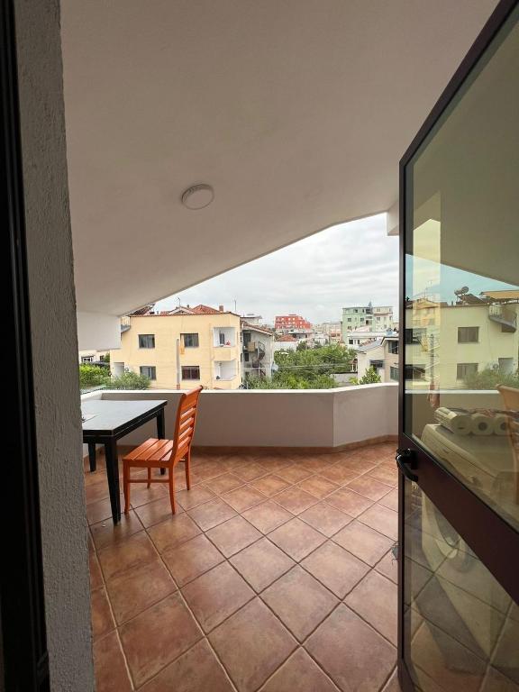 Enjoy Sunset at this Spacious Apartment - Image 9